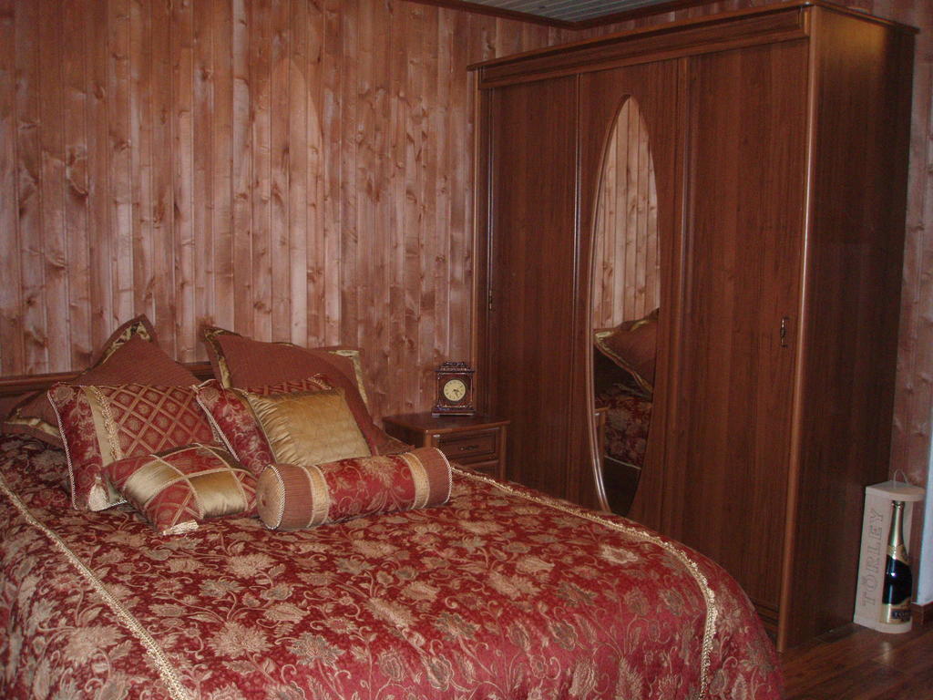 Krapi Guesthouse Treimani Pokój zdjęcie